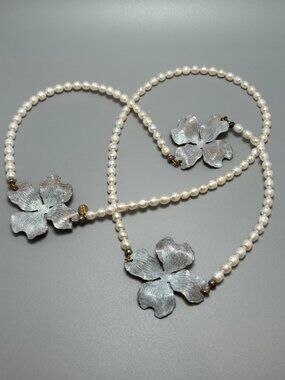 VINTAGE We Dream in Colour Grand Dogwood necklace